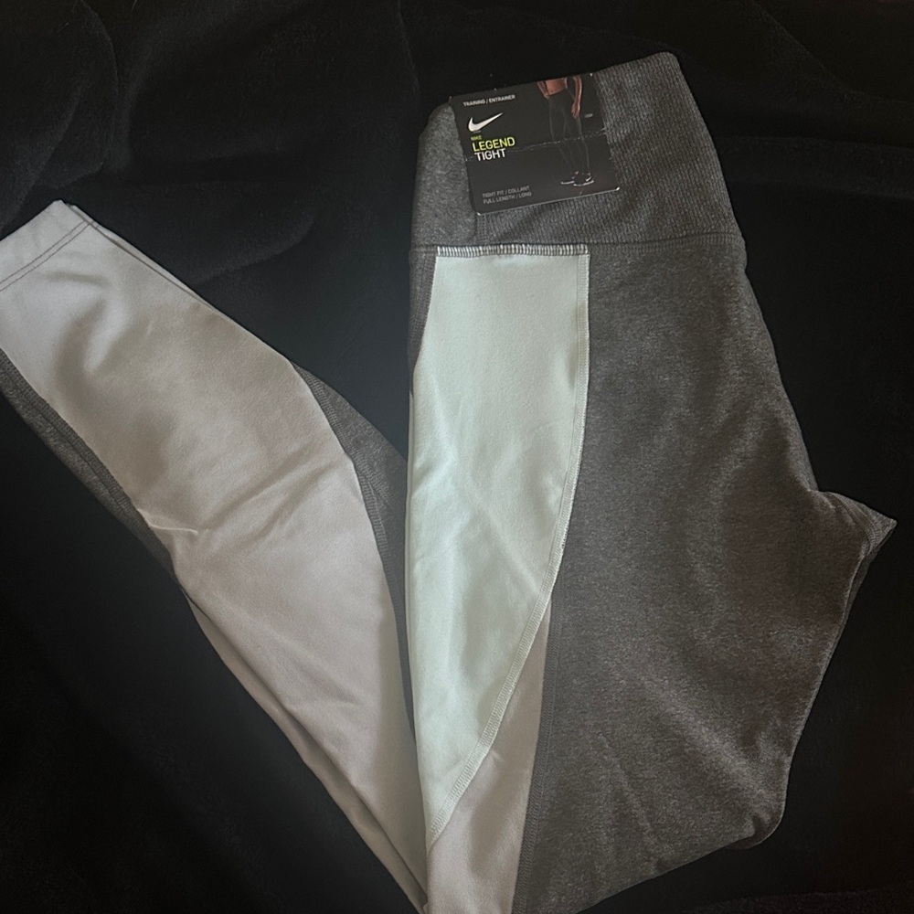 Nike Women’s Leggings in Gray and White NWT